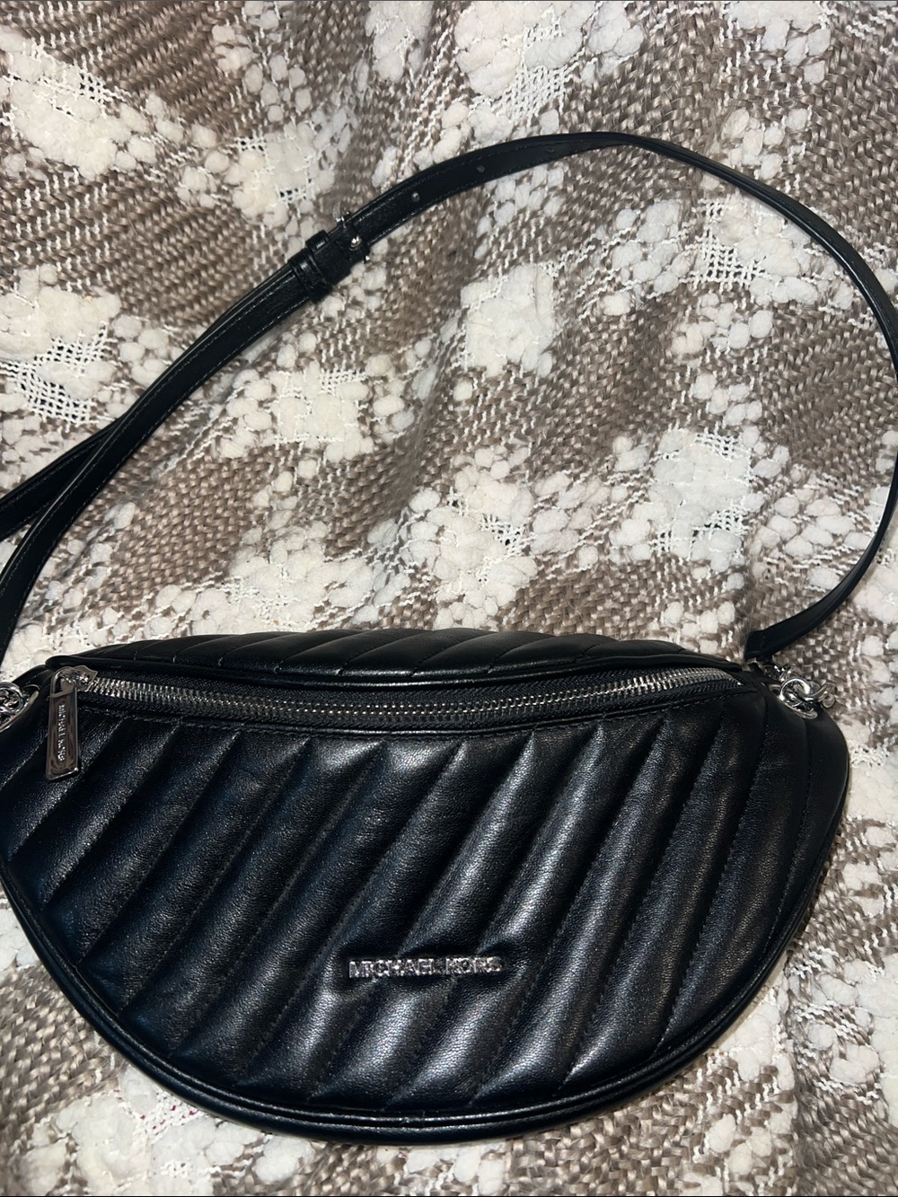 Michael Kors Black Quilted Peyton Large Chain Belt Crossbody Bag (Model 35T0SP6M